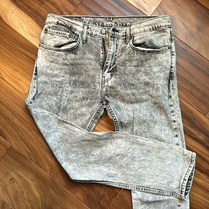 Levi’s 34x30 512’s